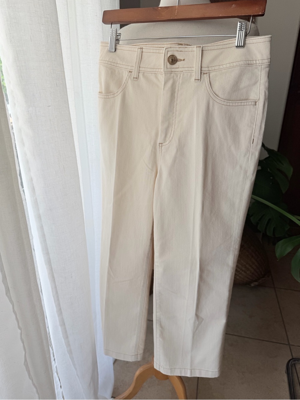 Chico's Trouser Crop Pants Size 0.5 US 6 Ivory Wide Leg Crop